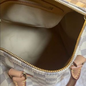 Little wear authentic speedy 25